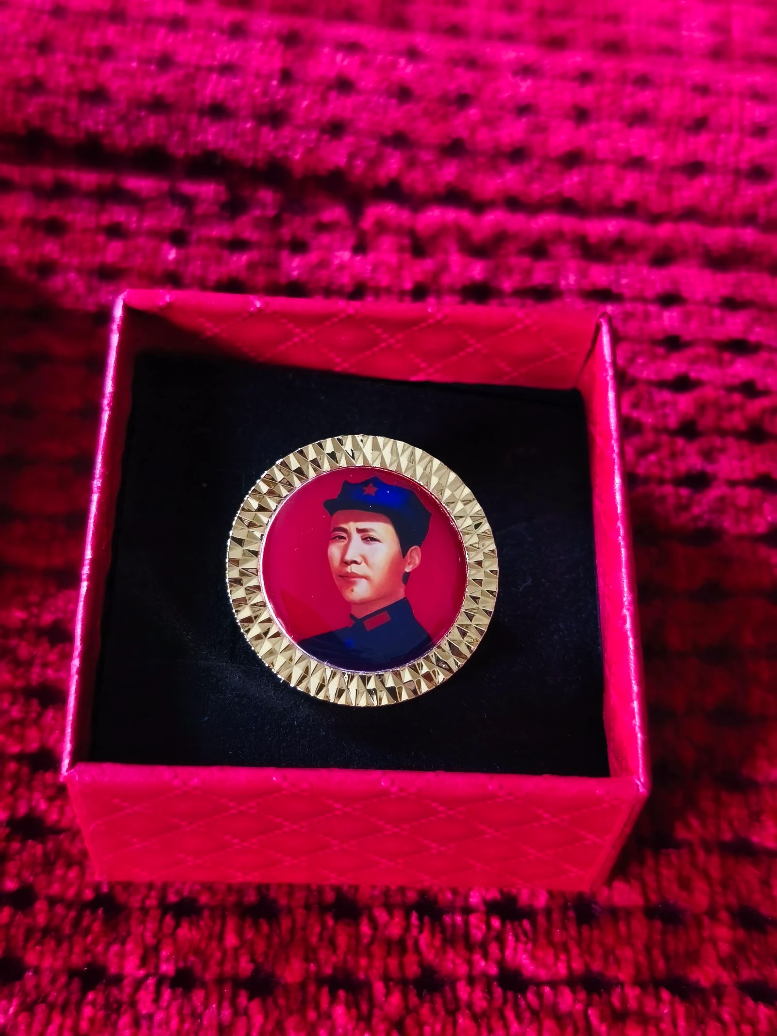 Broche pin dourado Mao Ze Dong jovem muito exclusivo para colecionadores – photo 2